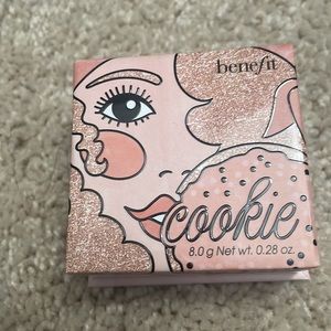 Benefit Cookie highlighter powder